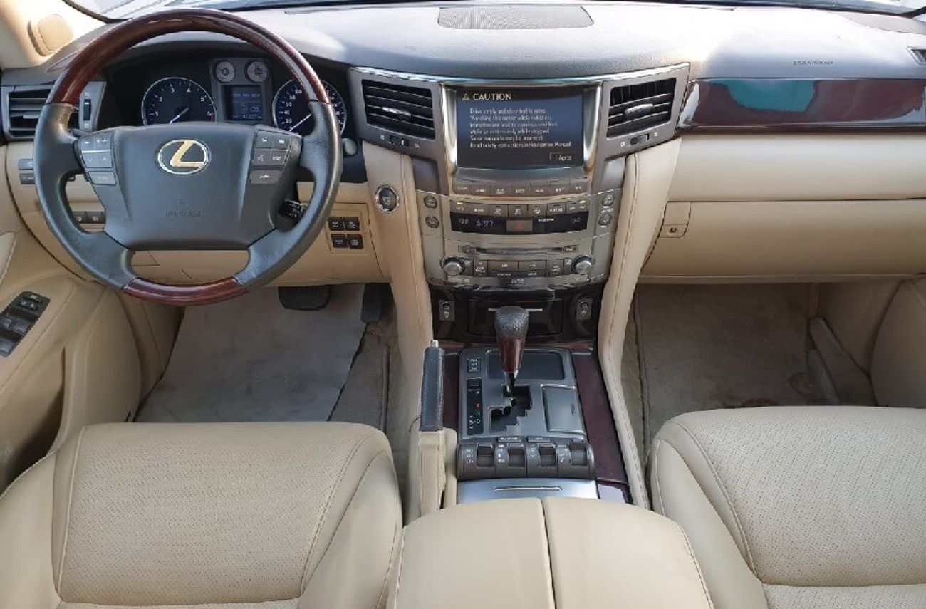 لكزس LX 570 MODIFIED 2020 PETROL EXCELLEN CONDITION