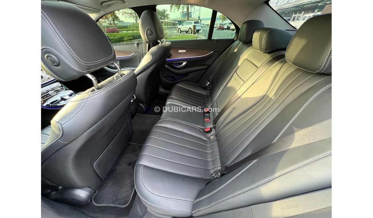 Mercedes-Benz E200 MERCEDES BENZ E220d 2018 FULL OPTIONS IN LOW MILEAGE WITH DEALER WARRANTY