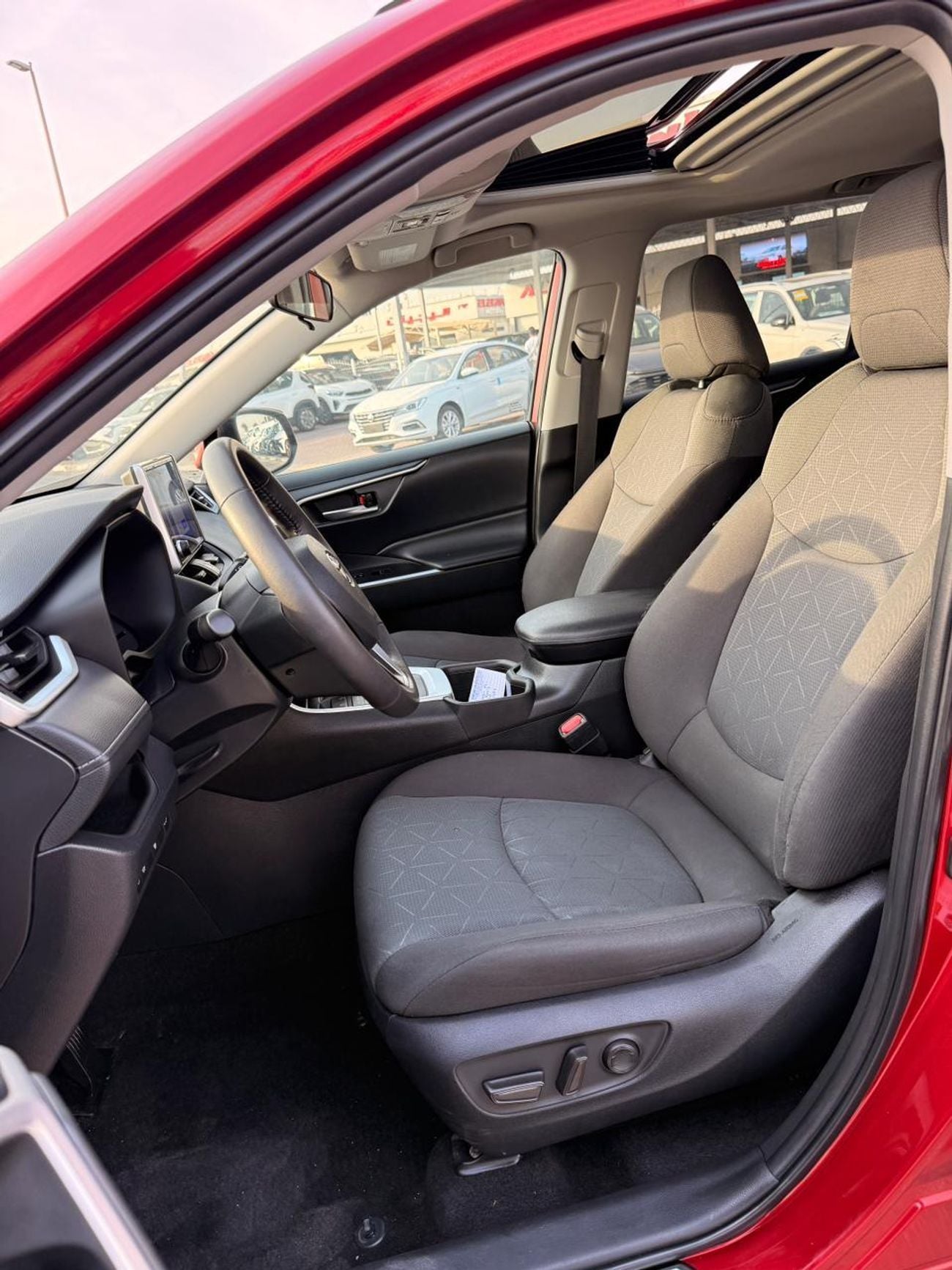 Toyota RAV4 XLE 2.5L AWD Full option 2023