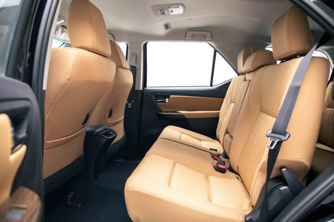 تويوتا فورتونر 2.7L - Attitude Black Inside Chamois | Export Only