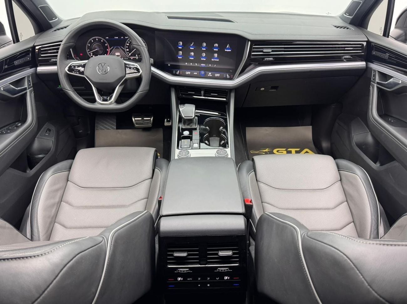 فولكس واجن طوارق R-Line 3.0L 4WD 2023 Volkswagen Touareg R-Line, 2026 Volkswagen Warranty, 2028 VW Service Pack, GCC