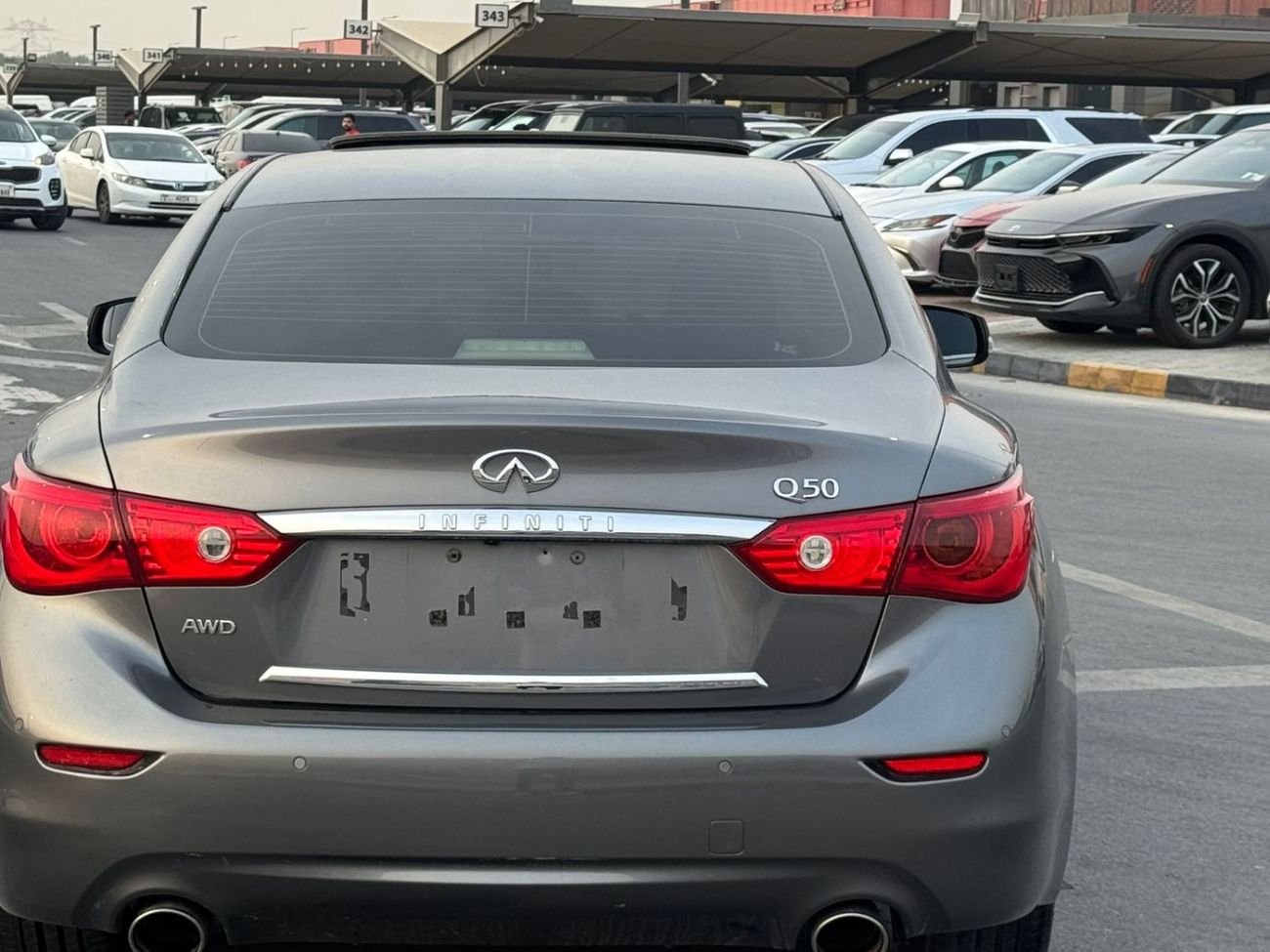 Infiniti Q50 Premium 2.0L perfect inside & out