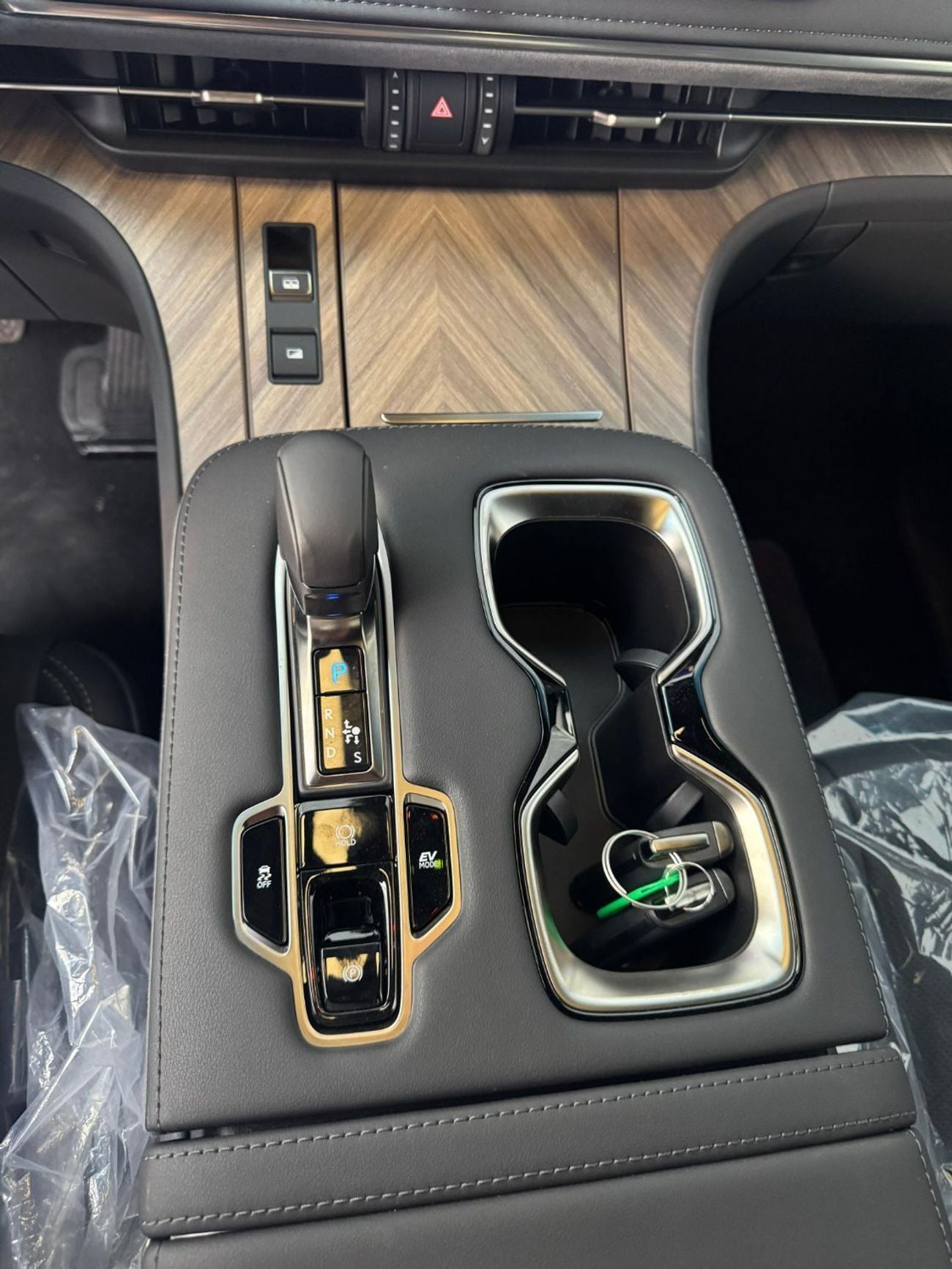 Lexus LM 350h VIP 4 SEATER