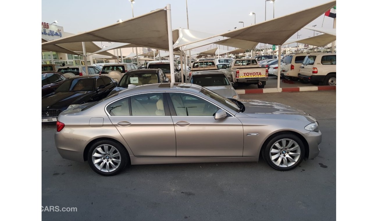 BMW 520i i model 2012 car prefect condition full service full option low mileage