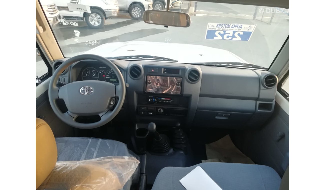 Toyota Land Cruiser HARDTOP 4x4 Mid Options 4.2L