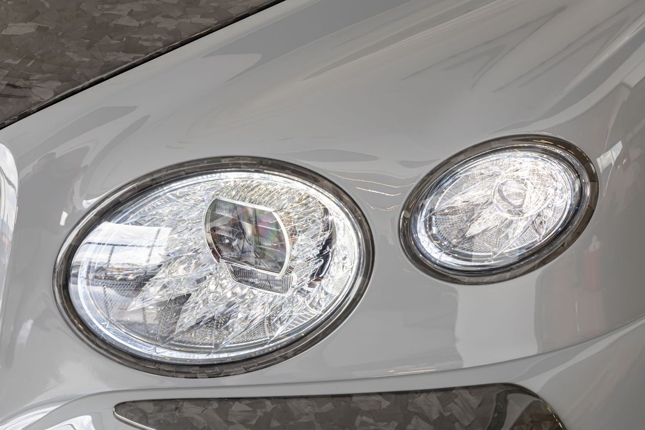 Bentley Bentayga ORIGINAL MANSORY  Bentayga - Crystal-Cut Headlights, Carbonado Evo Bespoke Carbon Exterior - 2025
