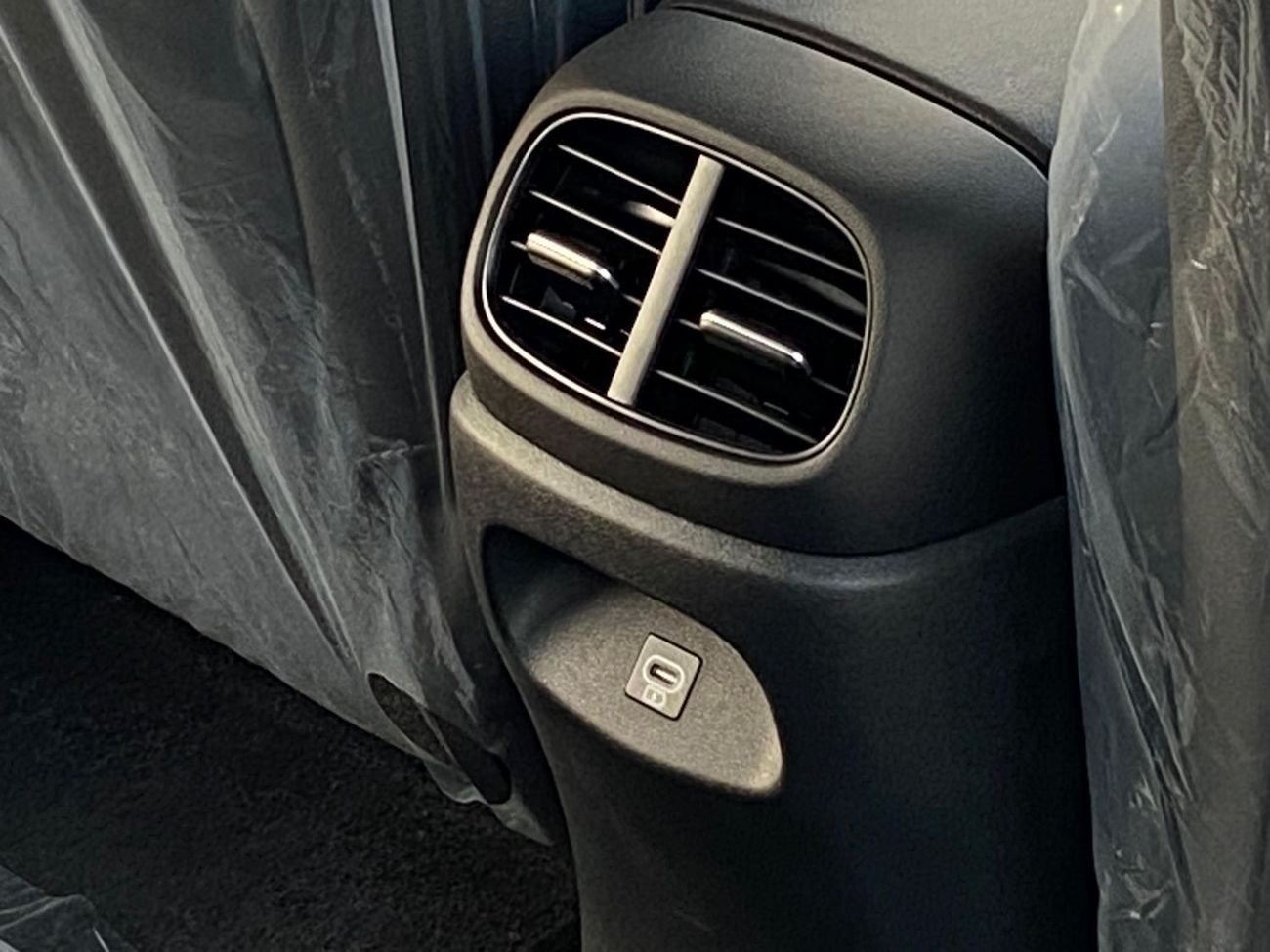 هيونداي إلانترا هيونداي النترا CN 7 LUXURY موديل: 2024 الممشي : 0  السعر : 77.000 درهم  مواصفات خليجية  فل اوبشن  4