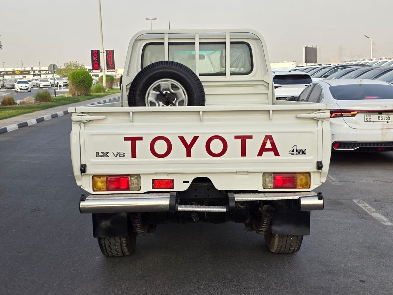 تويوتا لاند كروزر بيك آب diesel 4.5 liter ,right hand drive 2017 model V8 only for export available