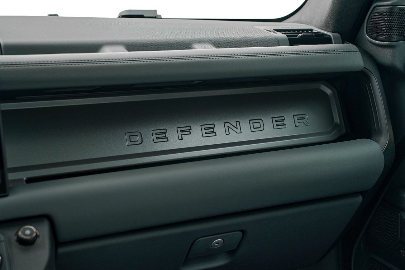 لاند روفر ديفندر 110 P635 OCTA V8