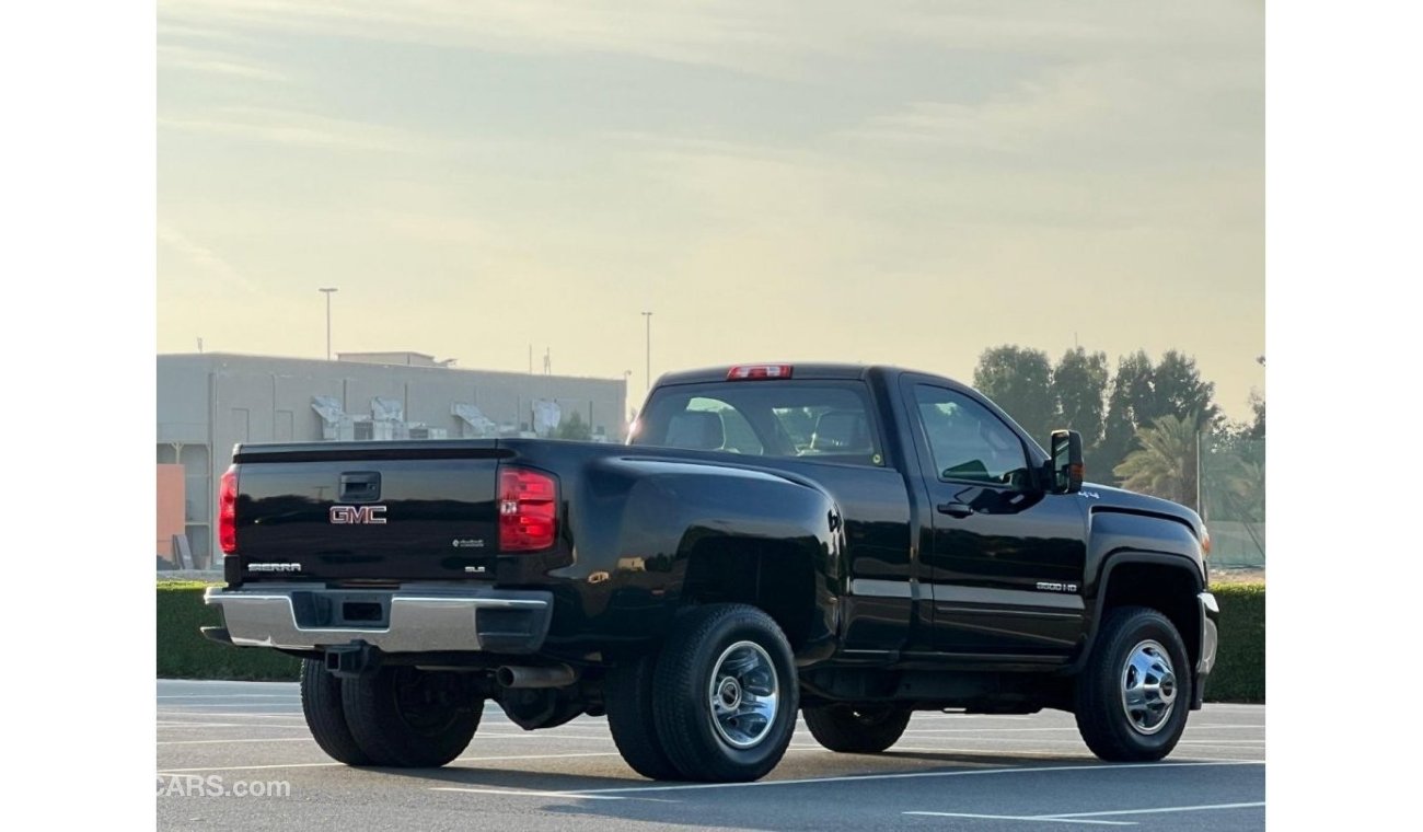 GMC Sierra 3500 SLE GMC Sierra 2017 Double tire GCC // Orginal paint // accident free // perfect condition