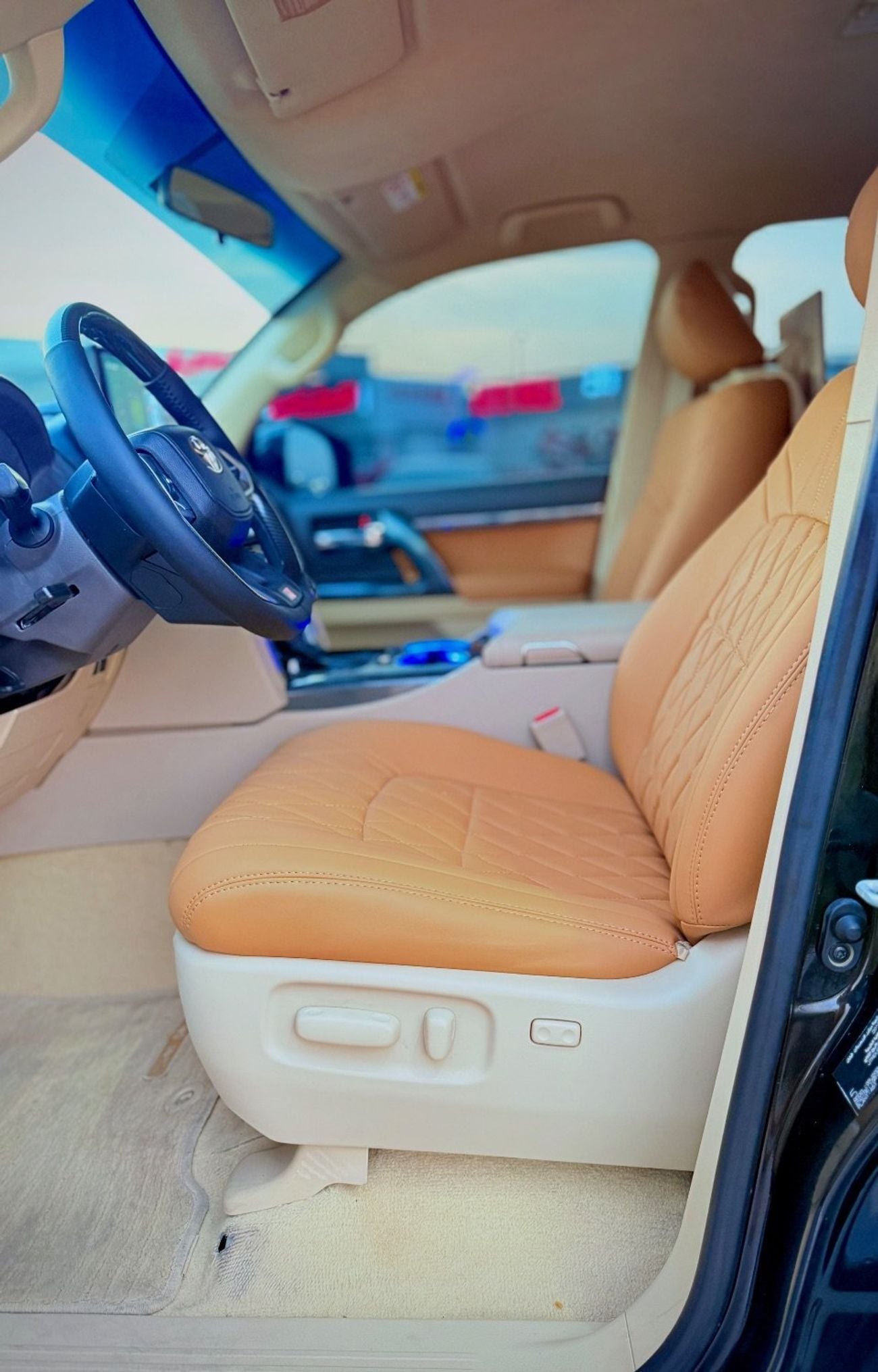 تويوتا لاند كروزر GXR 2019 FACELIFTED 2025 WITH INTERIOR AND EXTERIOR V6 4.0L GCC IN EXCELLENT CONDITION