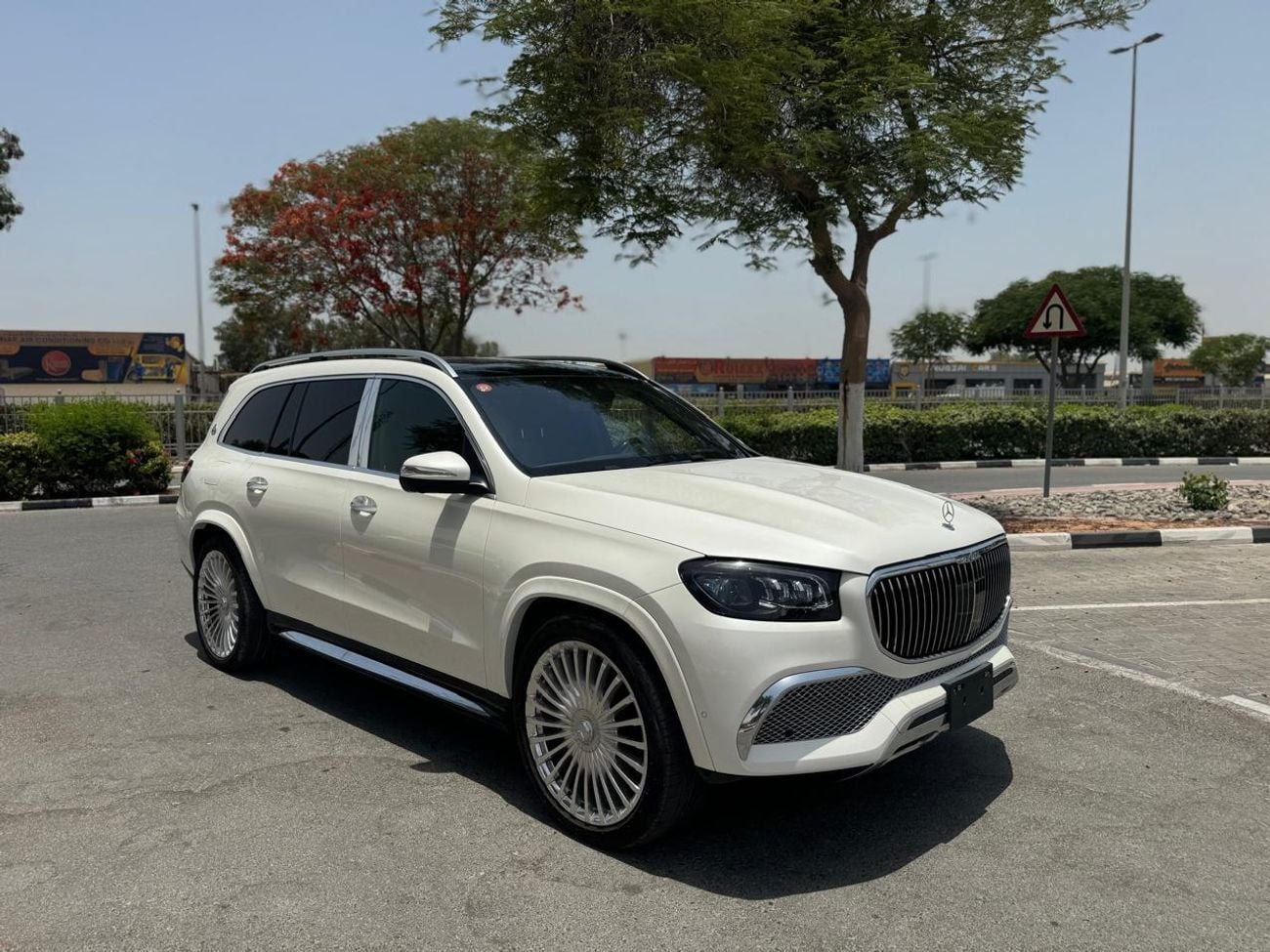 مرسيدس مايباخ gls600 مايباخ FULL OPTION MAYBACH GLS 600 2024