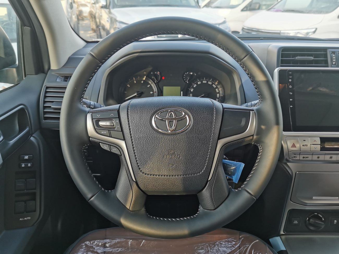 Toyota Prado 2.7L PETROL, 18" RIMS, DVD + CAMERA, POWER SEATS, SUNROOF, COOL BOX (CODE # TPB2020)