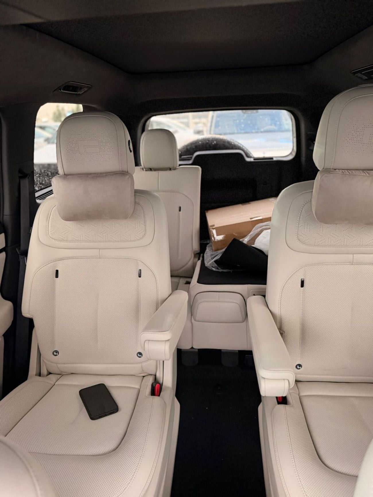 روكس أداماس FIRST CLASS 7 seats big battery full option