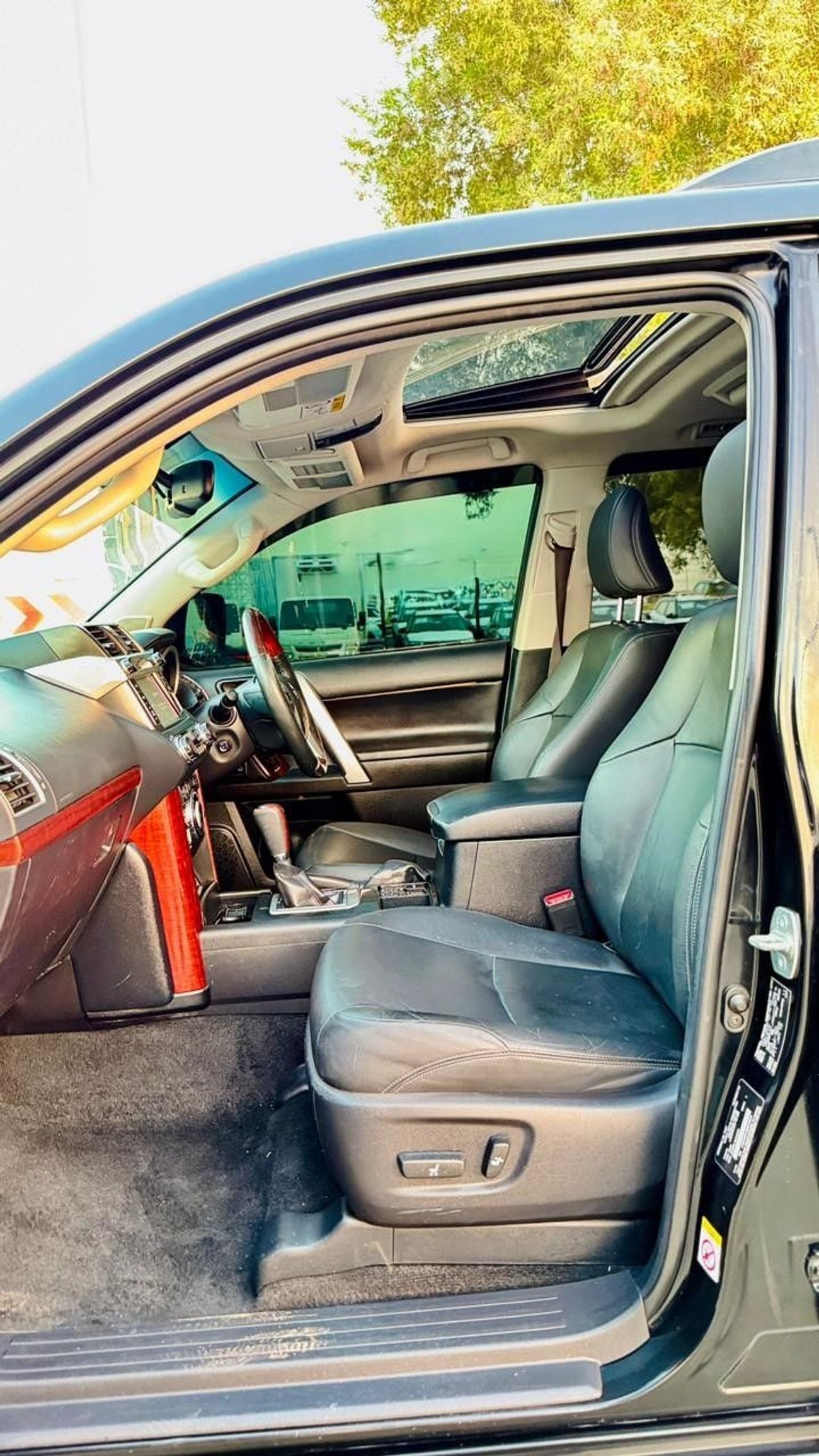 Toyota Prado KAKADU | SUNROOF | ELECTRIC & MEMORY SEATS | 2.8L DIESEL TURBO (D4D) | AUTOMATIC TRANSMSSION