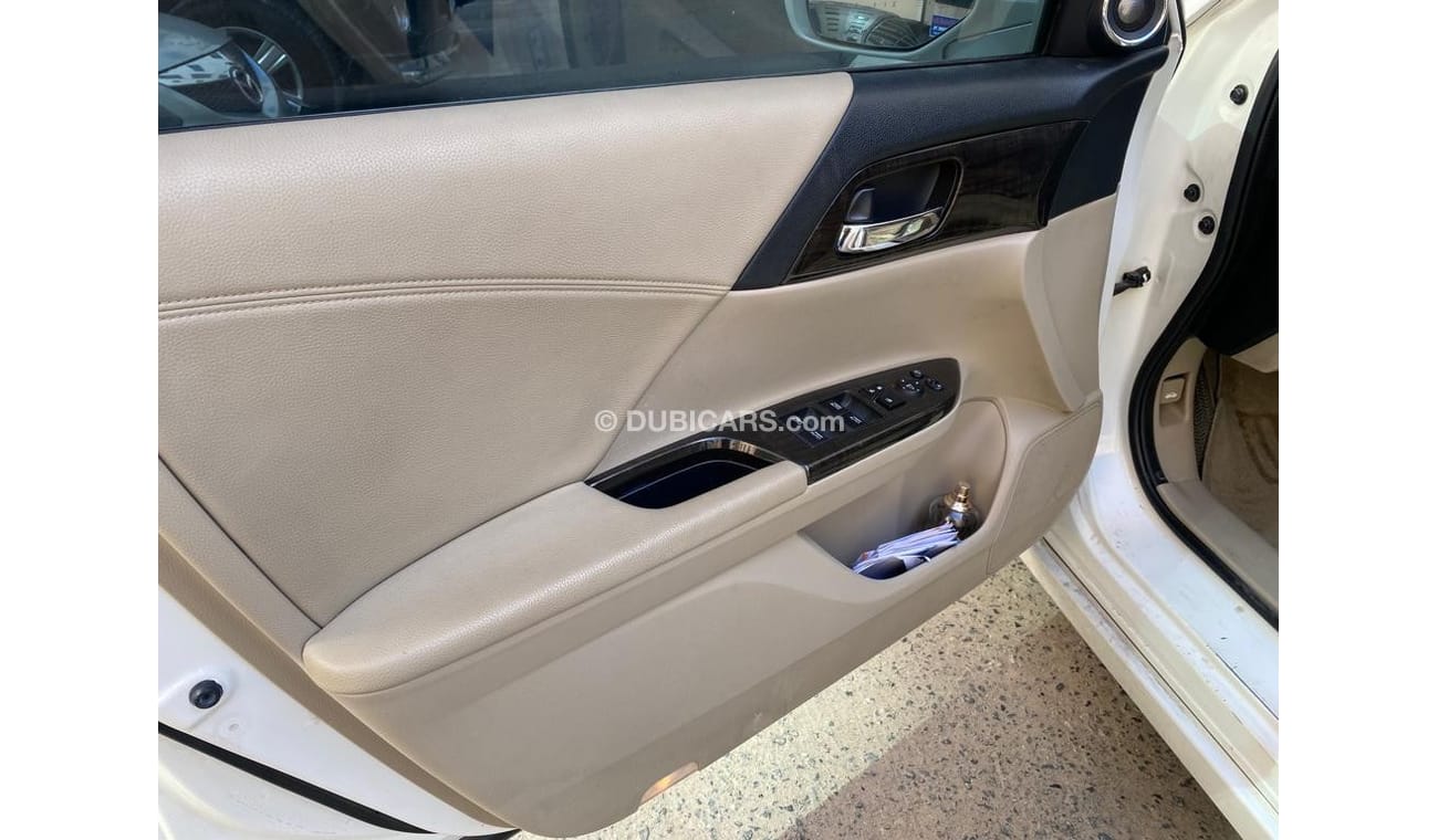 هوندا أكورد LX GCC FULL OPTION