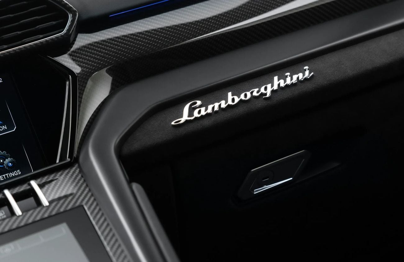 Lamborghini Urus 4.0L V8 Twin-Turbocharged Engine