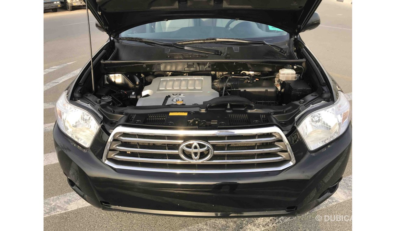 Toyota Highlander 4WD FULL OPTIONS WITH LEATHER SEAT, PUSH START AND SUNROOF