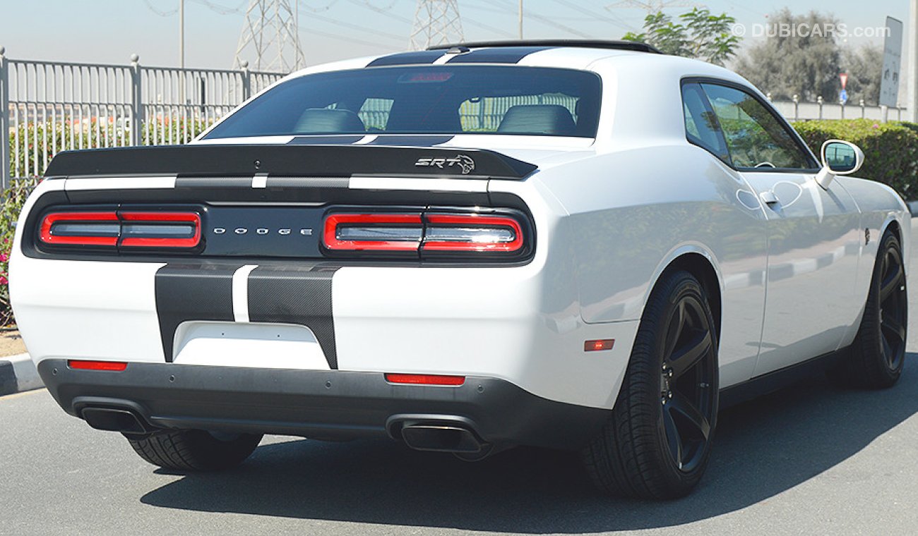 دودج تشالينجر Hellcat 2018, 6.2 V8 GCC, 707hp, 0km with 3 Years or 100,000km Warranty