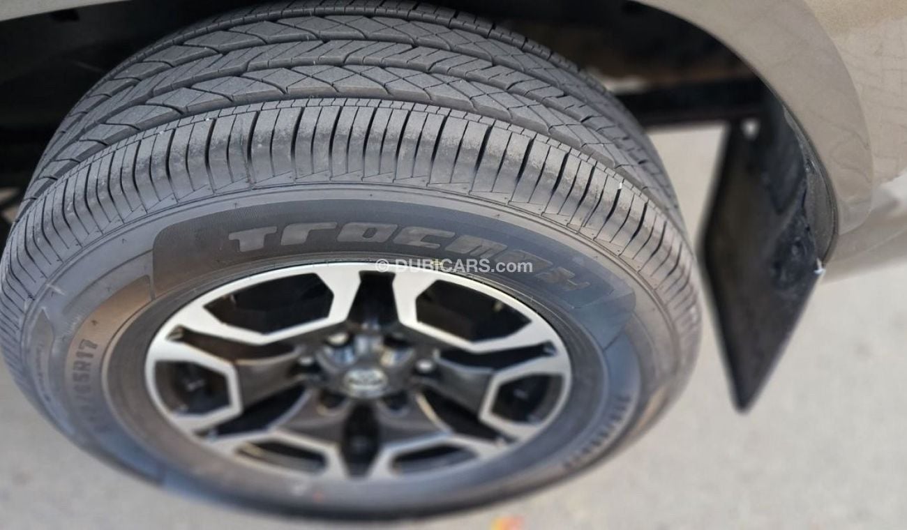 Toyota Hilux MODIFIED TO ROCO | ROLL BAR | RIGHT-HAND-DRIVE | CRUISE CONTROL | BOOT COVER