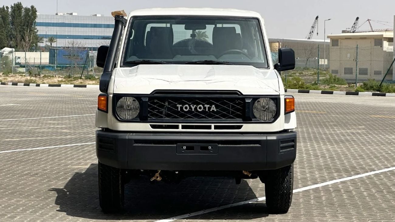 تويوتا لاند كروزر بيك آب TOYOTA Land Cruiser DC 4.2 MT 2025 basic