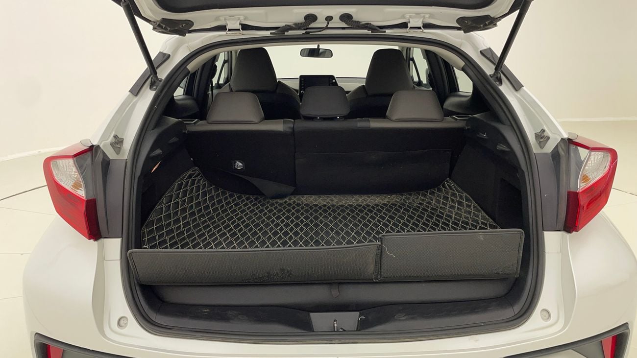 تويوتا CHR VX 1.8 | بدون دفعة مقدمة | اختبار القيادة في المنزل