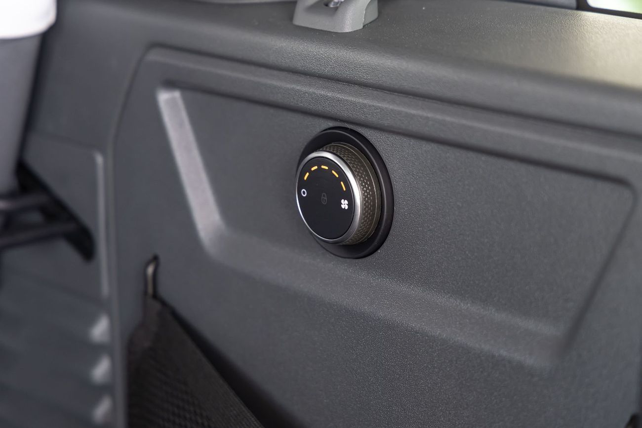 لاند روفر ديفندر Land Rover Defender X-Dynamic HSE P400 | GCC | 2026 (Export)