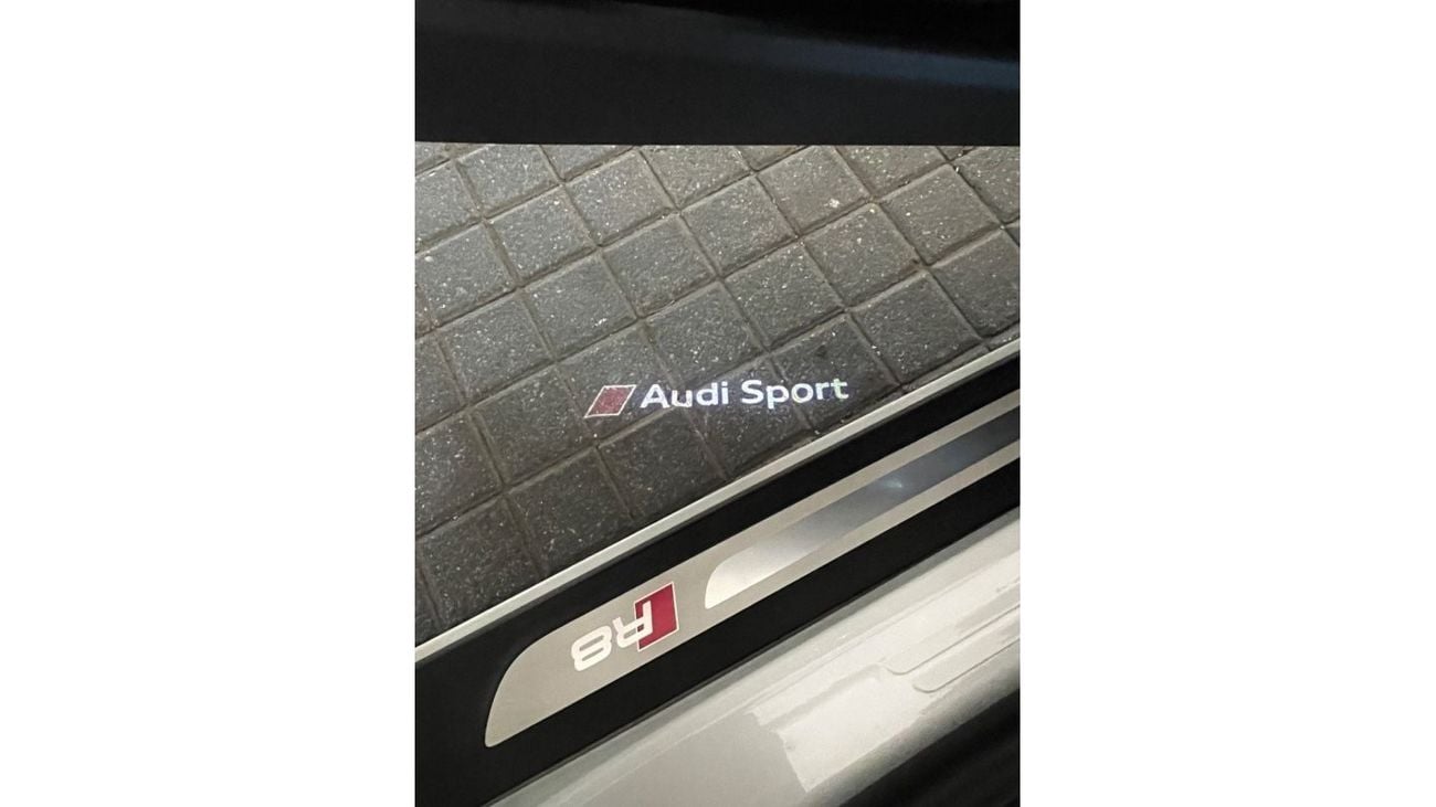 Audi R8 V10 Plus AUDI R8 SPORT PLUS | GCC | FSH | LOW MILEAGE | SUPER CLEAN