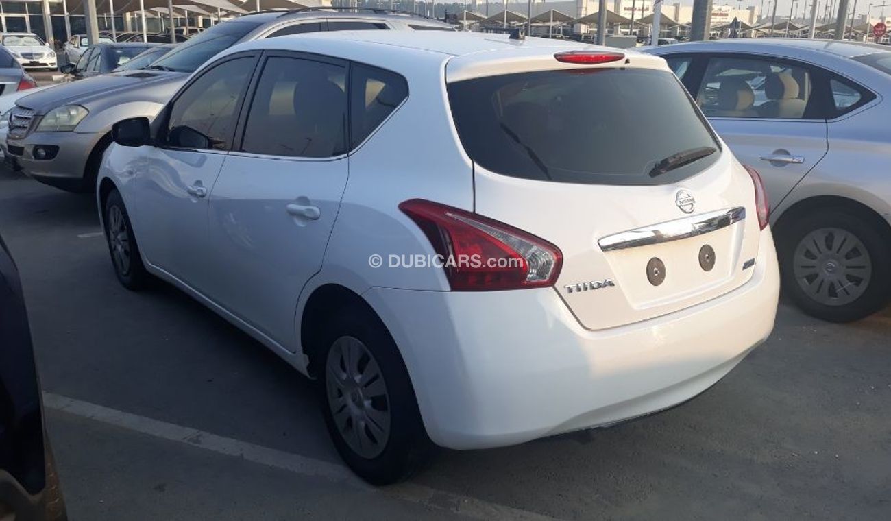 Nissan Tiida 2015 Gulf specs automatic ocean car