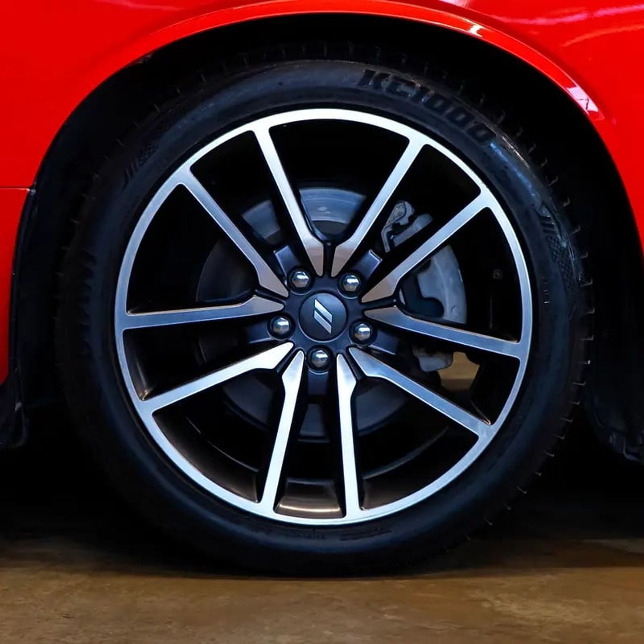 دودج تشالينجر R/T 100Th Anniversary Edition 5.7L 2,778 pm • 0% Downpayment • R/T • 1 Year Warranty