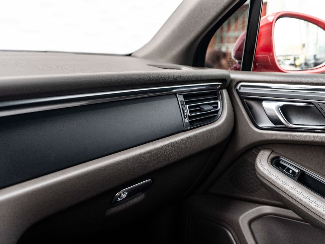 Porsche Macan Std 2.0L (252 HP)