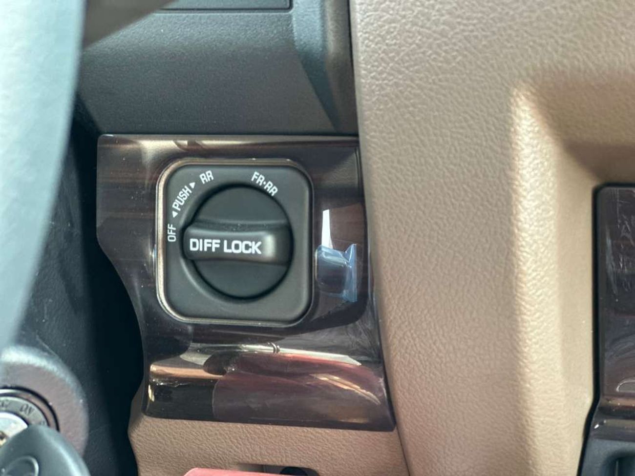 Toyota Land Cruiser 70 LC76 4.0L Petrol - Oman Spec Silver Color - 2025