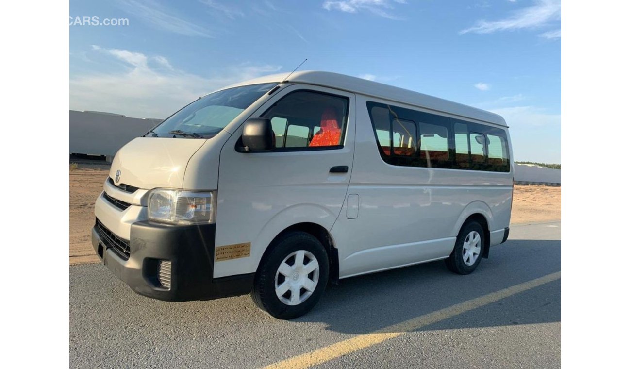 Toyota Hiace Toyota haice 2015 gcc 15 seats for sale