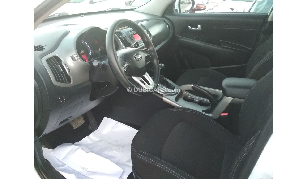 Kia Sportage WHITE 2016 GCC NO PAIN NO ACCIDENT PERFECT