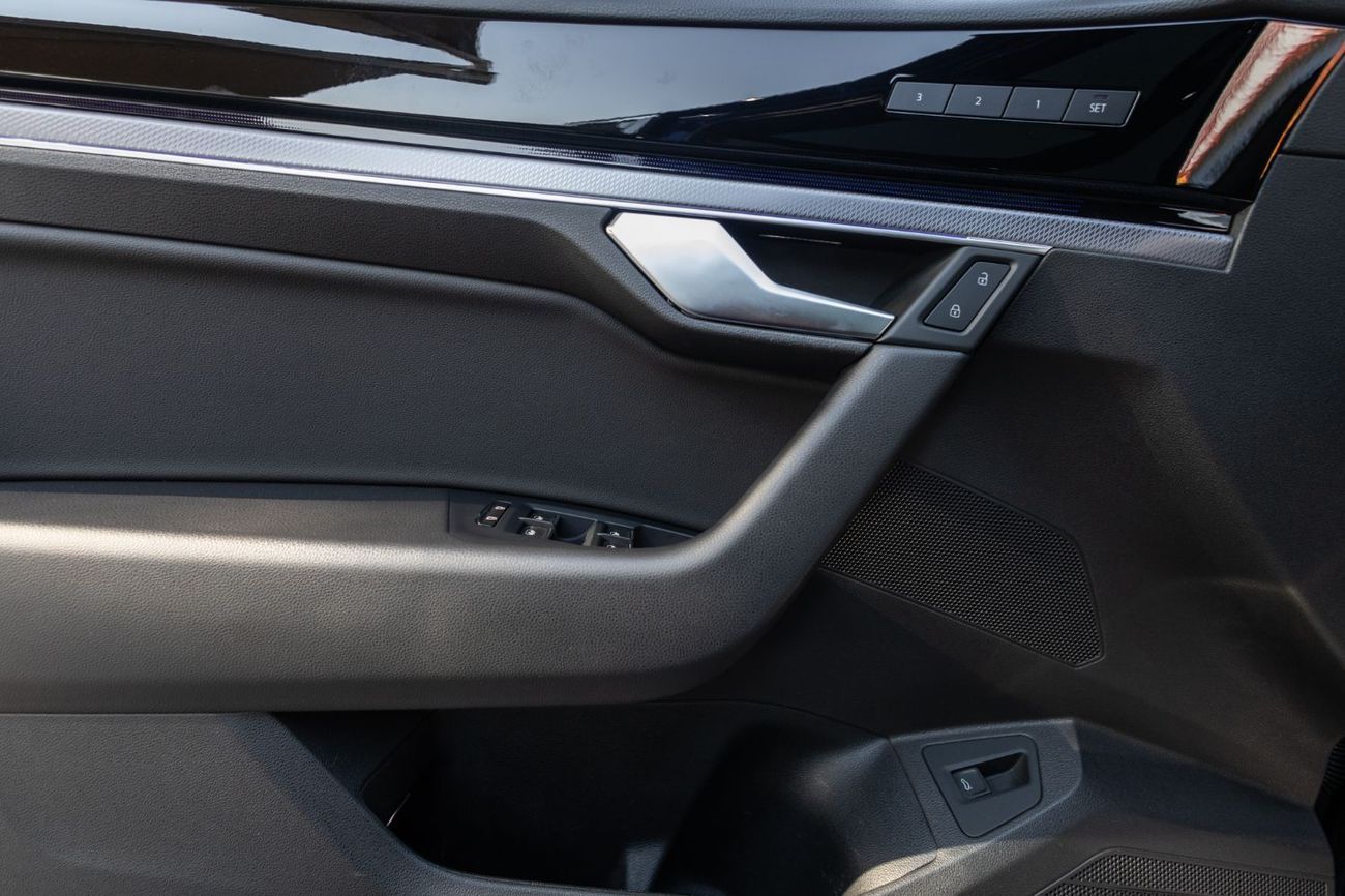 Volkswagen Touareg R-Line 3.0L AWD