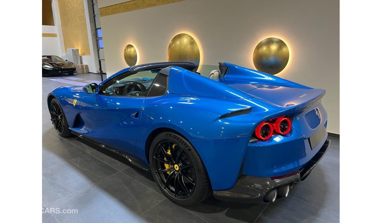 Ferrari 812 GTS CARBON LIFTING PASSENGER DISPLAY FULLY LOADED