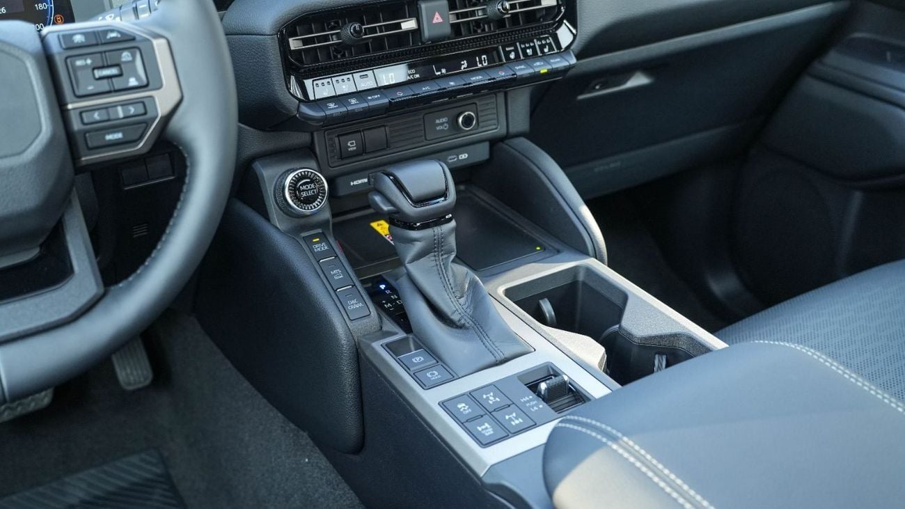 تويوتا برادو Adventure Mono Tone 2.4T