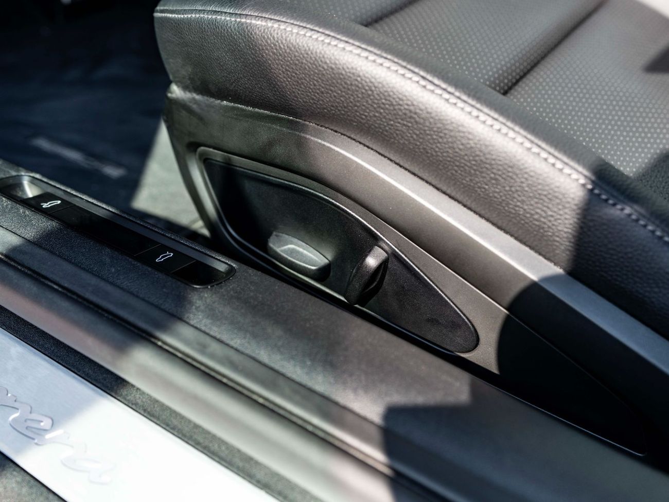 Porsche 911 Carrera 3.0L (444 HP) Coupe