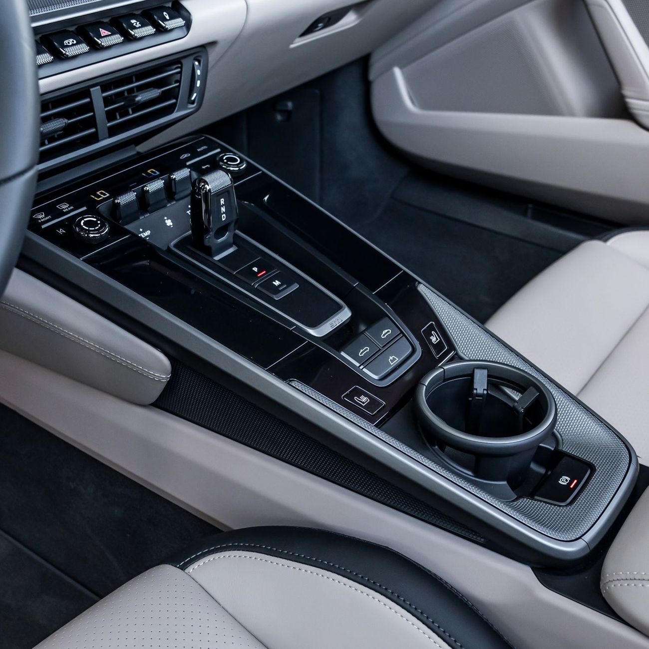 Porsche 911 Carrera 4 3.0L (444 HP) Convertible 2025 PORSCHE CARRERA CABRIOLET DONE ONLY 600KM