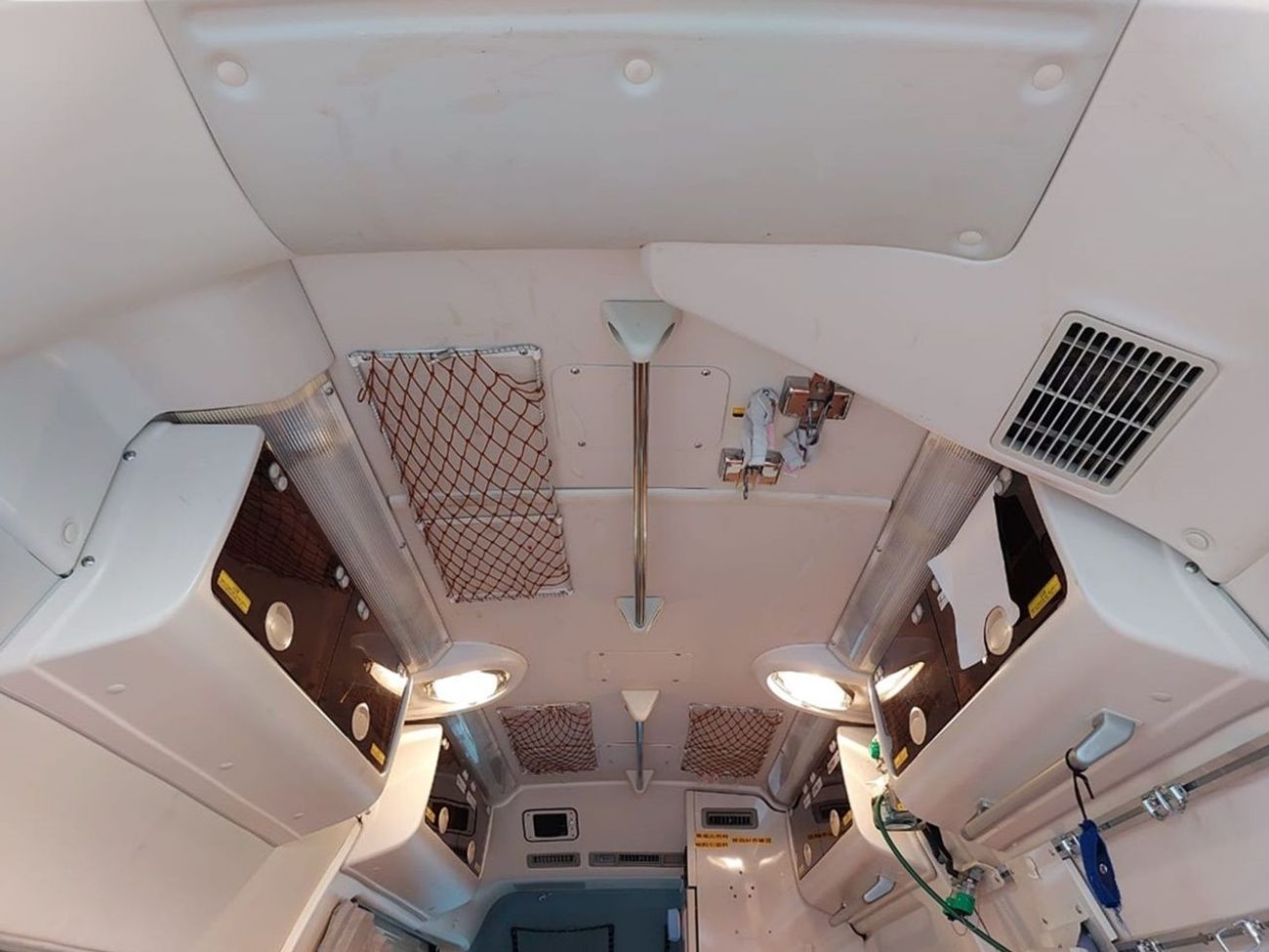 Toyota Hiace TOYOTA HIACE AMBULANCE VAN RIGHT HAND DRIVE(PM11334)