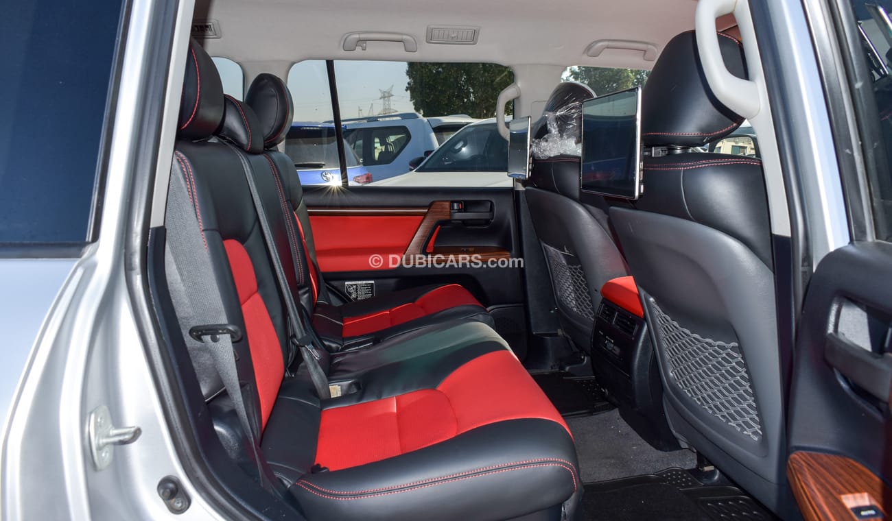 تويوتا لاند كروزر With 2019 body kit