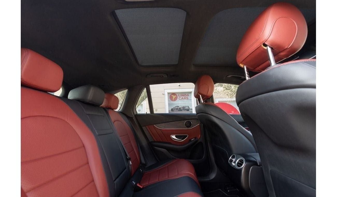 مرسيدس بنز GLC 200 Premium 2.0L RWDMercedes-Benz GLC200 2022 GCC under Agency Warranty with Flexible Down-Payment.