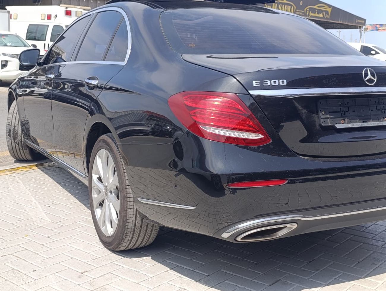 مرسيدس بنز E300 Premium + 2.0L