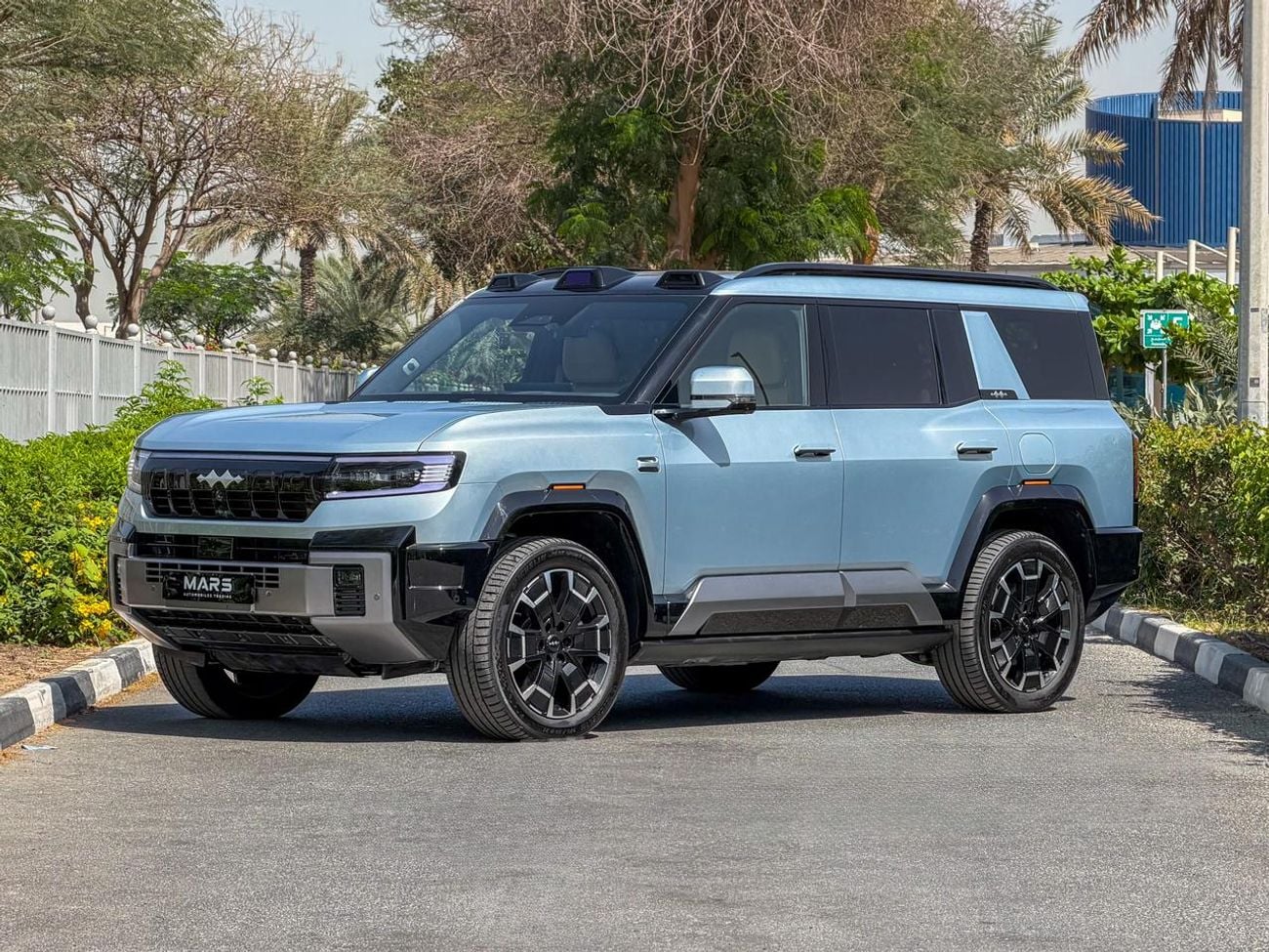 بي واي دي ليوبارد 8 Smart and Brave Flagship Edition (7 Seats)