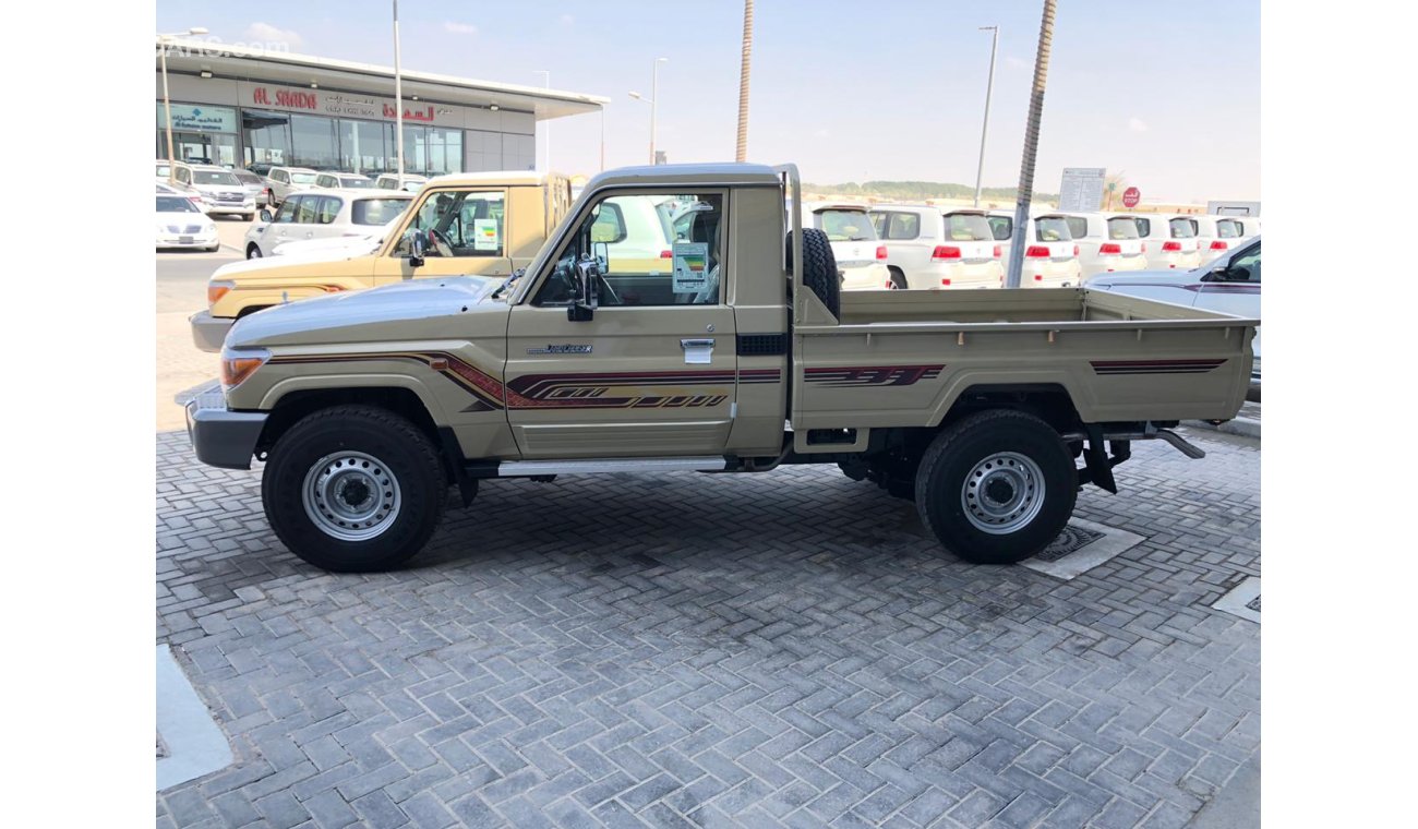 Toyota Land Cruiser Pick Up تويوتا لاندكروزر LX V6 4.0L - diff lock