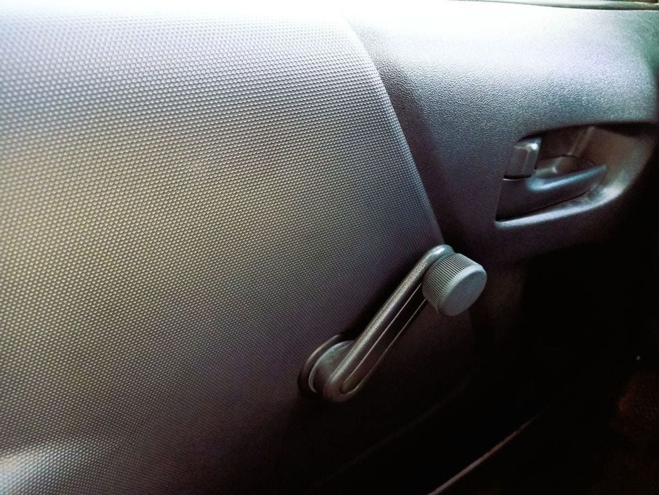 تويوتا هاياس GL TOYOTA HAICE STD ROOF CARGO 2.5L DIESEL M/T 2024 MODEL