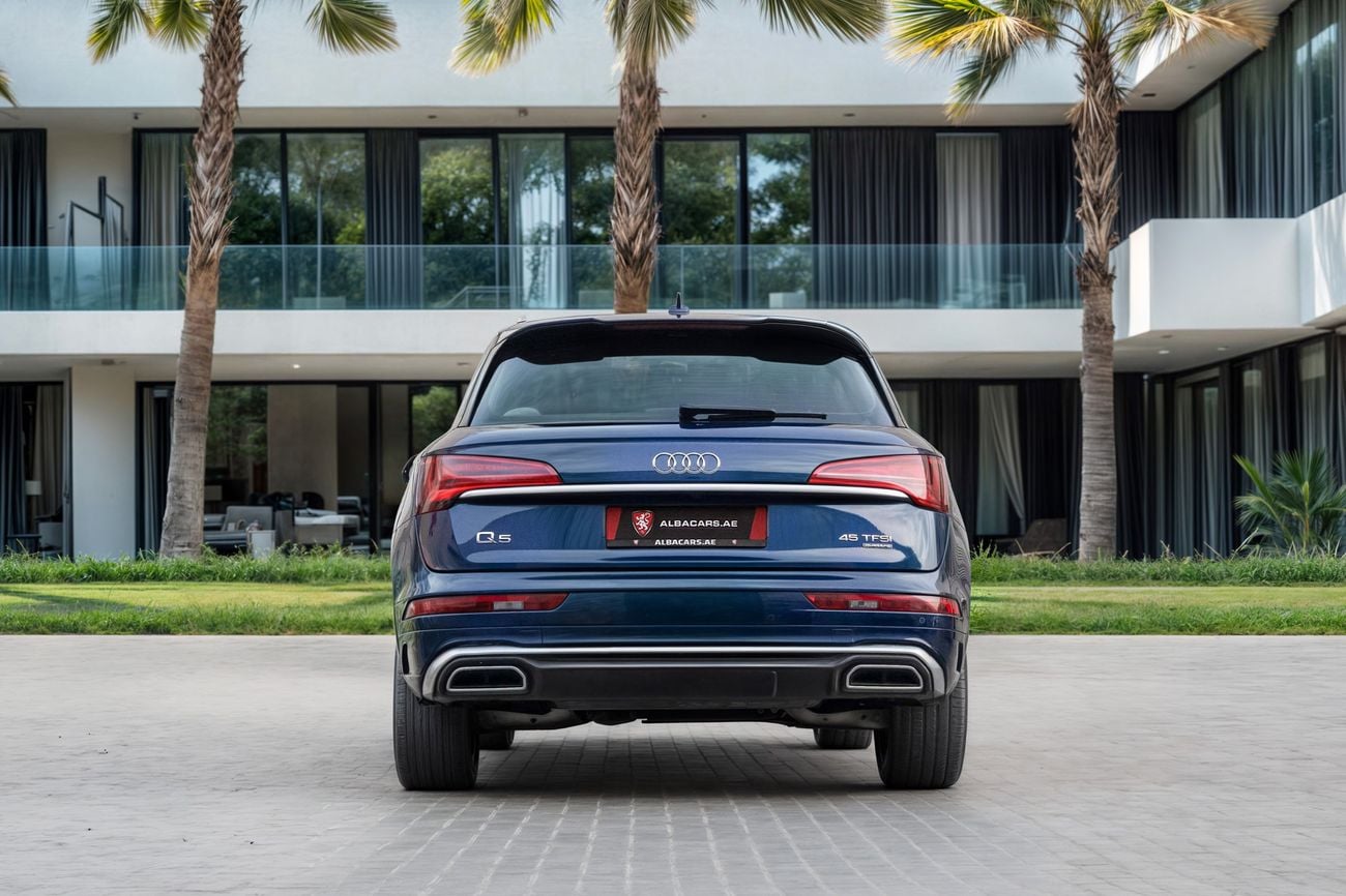 أودي Q5 45 TFSI quattro S line Q5 45 TFSI quattro S line | 2,546 P.M | 0% Downpayment | Audi Warranty + Service Contract