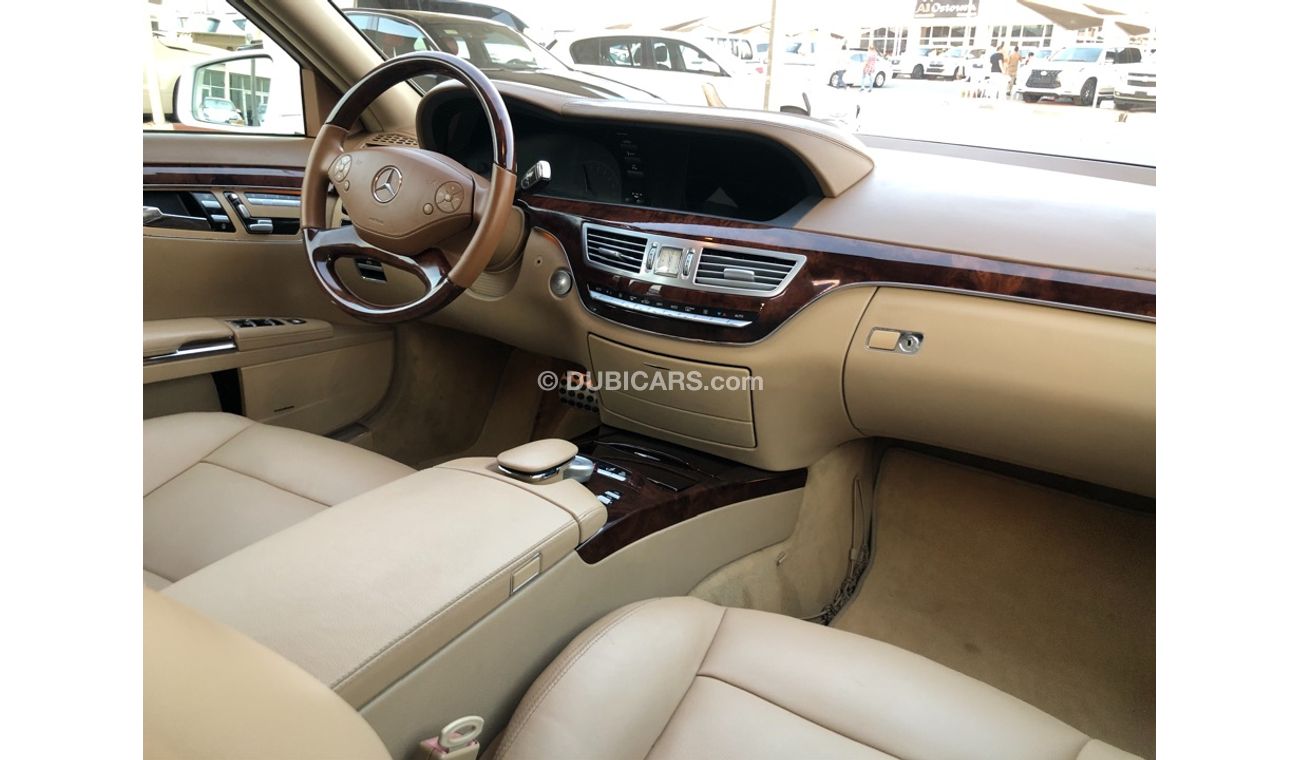 مرسيدس بنز S 350 موديل 2011 خليجي كت 63 فل مواصفات كراسي جلد ومثبت سرعه وتحكم كهربي كامل ونظام صوت ممتاز وبانوراما