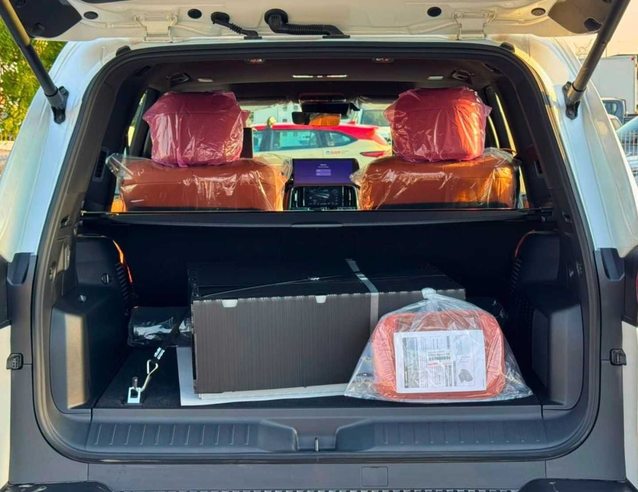 Lexus LX700h VIP HYBRID || 3.5L V6 | RADAR | 360*CAMERA | SUNROOF | REAR ENTERTAINMENT SCREEN (CODE # L7V)