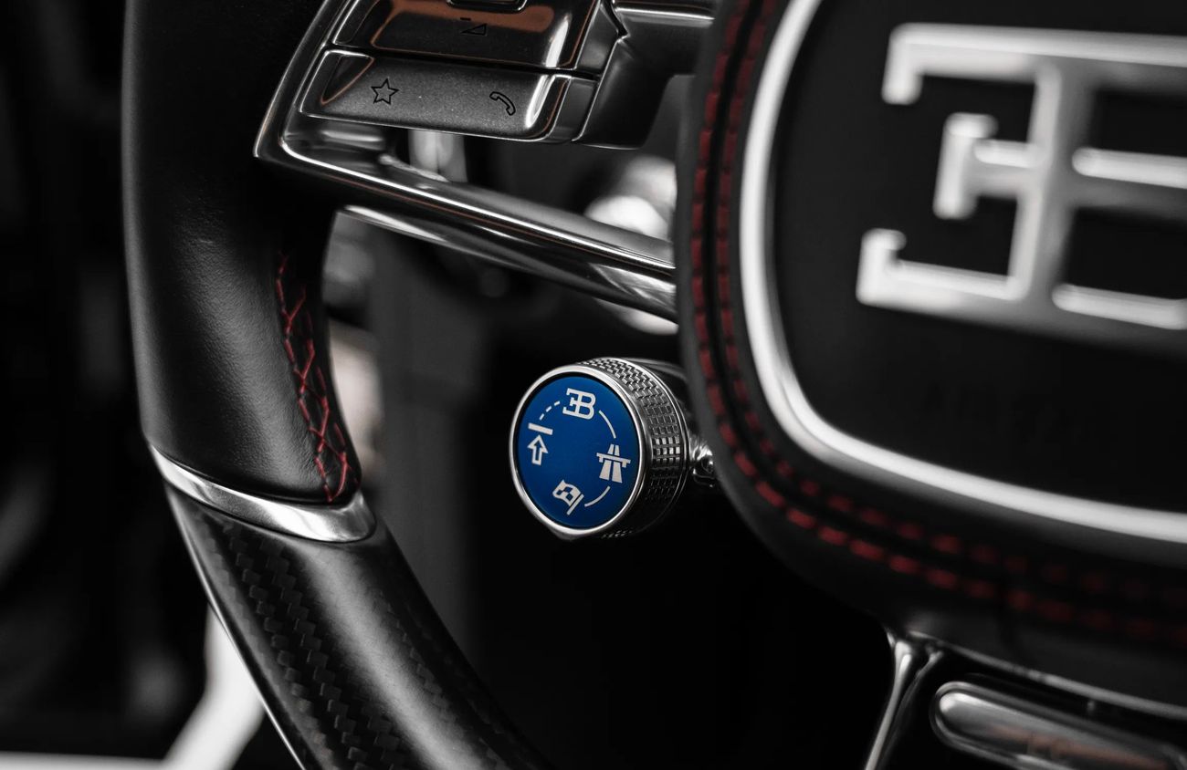 بوغاتي شيرون 8.0L W16 Quad-Turbo Engine